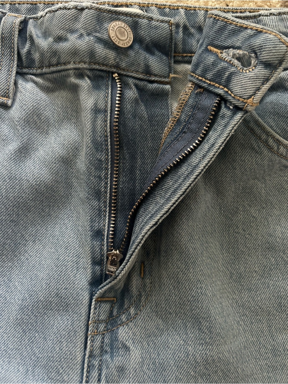 Aritzia Sunday Best High Rise Mom Jeans - Picture 5 of 8